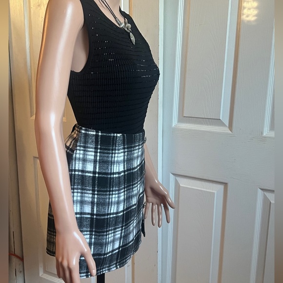 Forever 21 Mini Plaid Skirt Size Small NWOT - Picture 4 of 9